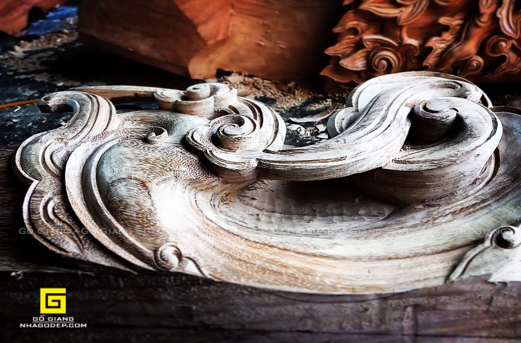 Thi công nhà gỗ Gõ Pachy : Sàm đóng và chạm khắc