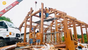 [Full Video] Quá trình xây dựng ngôi nhà gỗ 5 gian truyền thống của những người thợ mộc Việt Nam.