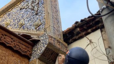 Sự kết hợp mới lạ giữa mái ngói và gốm tráng men tại nhà 3 gian ở Xứ Đoài