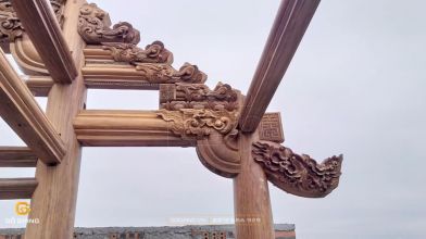 Kẻ hiên, kẻ ngồi và bảy hậu trong nhà gỗ cổ truyền